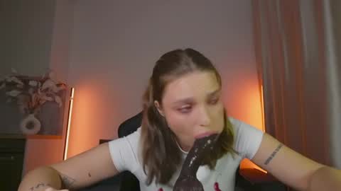 Violla online show from 06/05/26, 06:42