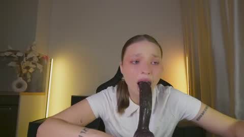 Violla online show from 06/22/26, 10:23