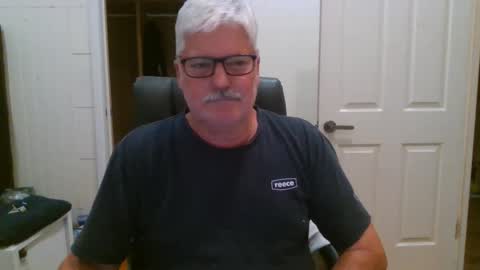 Snapshot of viper654321 chatting on 09/17/25, 07:43 viper654321 online show from 09/17/25, 07:43