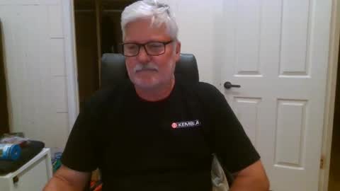 Snapshot of viper654321 chatting on 10/19/25, 07:42 viper654321 online show from 10/19/25, 07:42