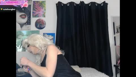 Snapshot of viperthedoll chatting on 04/08/26, 04:01 Viper online show from 04/08/26, 04:01