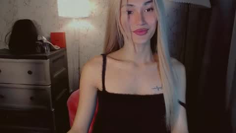 Pearl online show from 11/14/25, 01:26