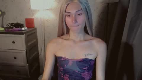 Pearl online show from 11/17/25, 02:50