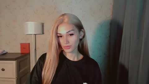 Pearl online show from 11/30/25, 01:53