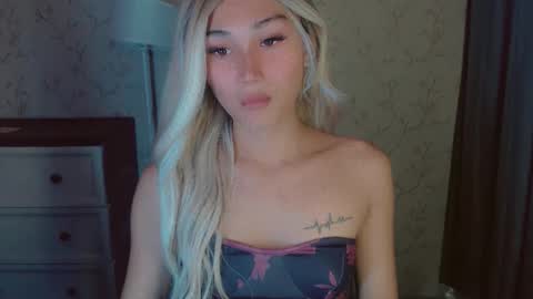 Snapshot of virgenpearl chatting on 03/01/26, 03:41 Pearl online show from 03/01/26, 03:41