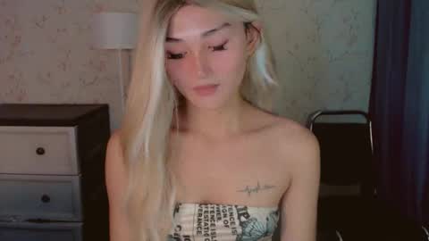 Snapshot of virgenpearl chatting on 03/20/26, 02:49 Pearl online show from 03/20/26, 02:49