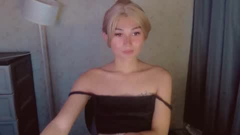 Snapshot of virgenpearl chatting on 04/22/26, 07:44 Pearl online show from 04/22/26, 07:44