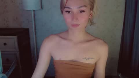 Snapshot of virgenpearl chatting on 04/28/26, 07:02 Pearl online show from 04/28/26, 07:02
