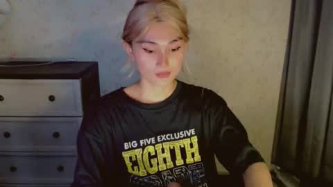Snapshot of virgenpearl chatting on 05/10/26, 02:33 Pearl online show from 05/10/26, 02:33