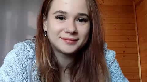 Snapshot of virgiehackney chatting on 10/04/25, 08:23 Mia online show from 10/04/25, 08:23