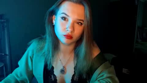 Snapshot of virgiehackney chatting on 10/21/25, 12:17 Mia online show from 10/21/25, 12:17