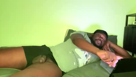 Elle Hood online show from 12/04/25, 11:02