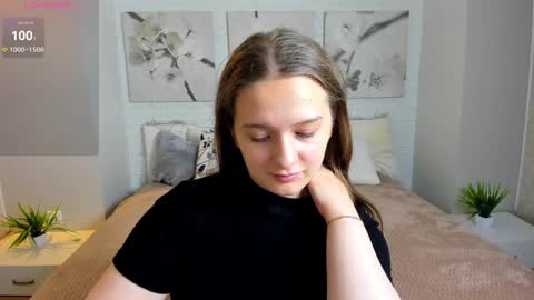 Snapshot of vitajoy_ chatting on 02/07/25, 04:03 Vita online show from 02/07/25, 04:03