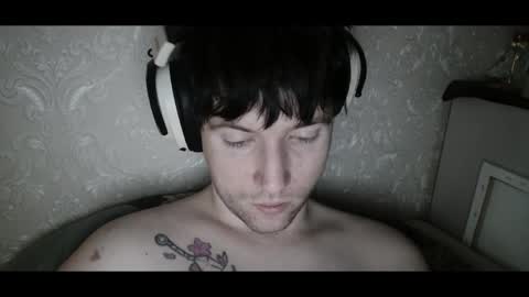 Snapshot of vitiligoboyy chatting on 05/14/26, 02:07 vitiligoboyy online show from 05/14/26, 02:07
