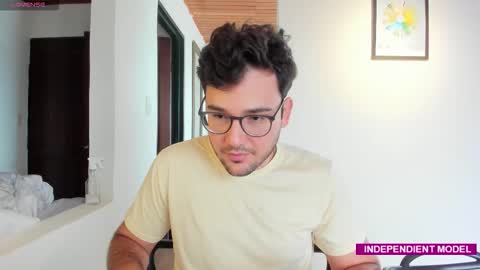 Snapshot of vito_ferrero chatting on 09/20/25, 03:24 Vito Ferrer online show from 09/20/25, 03:24