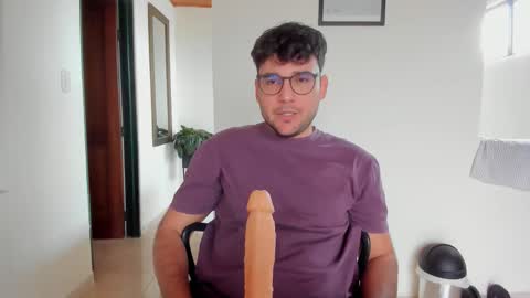 Snapshot of vito_ferrero chatting on 10/16/25, 03:46 Vito Ferrer online show from 10/16/25, 03:46