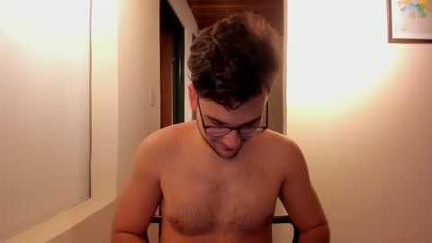 Snapshot of vito_ferrero chatting on 10/17/25, 03:53 Vito Ferrer online show from 10/17/25, 03:53