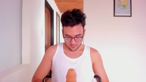 Snapshot of vito_ferrero chatting on 10/17/25, 03:58 Vito Ferrer online show from 10/17/25, 03:58