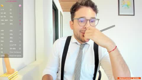 Snapshot of vito_ferrero chatting on 10/19/25, 01:01 Vito Ferrer online show from 10/19/25, 01:01