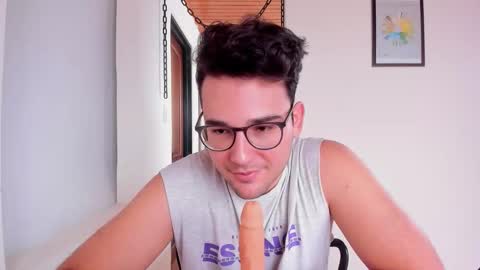 Snapshot of vito_ferrero chatting on 10/23/25, 03:33 Vito Ferrer online show from 10/23/25, 03:33