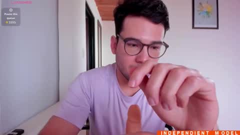 Snapshot of vito_ferrero chatting on 10/26/25, 12:22 Vito Ferrer online show from 10/26/25, 12:22