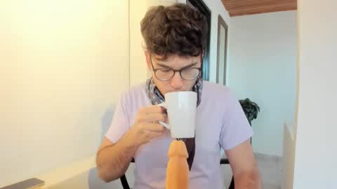 Snapshot of vito_ferrero chatting on 11/15/25, 11:40 Vito Ferrer online show from 11/15/25, 11:40