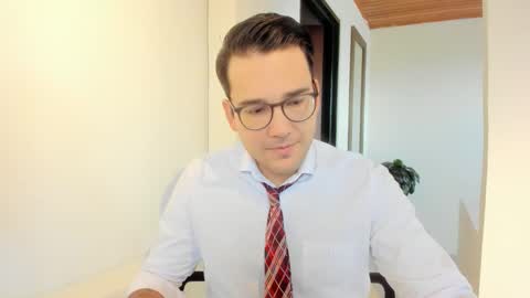 Snapshot of vito_ferrero chatting on 11/18/25, 12:09 Vito Ferrer online show from 11/18/25, 12:09