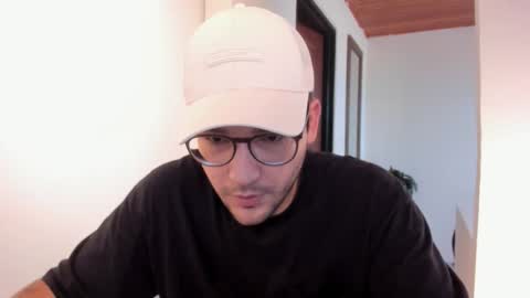 Snapshot of vito_ferrero chatting on 11/23/25, 11:32 Vito Ferrer online show from 11/23/25, 11:32