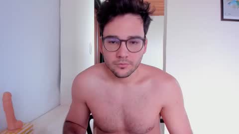 Snapshot of vito_ferrero chatting on 11/24/25, 12:05 Vito Ferrer online show from 11/24/25, 12:05