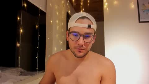 Snapshot of vito_ferrero chatting on 11/26/25, 12:44 Vito Ferrer online show from 11/26/25, 12:44