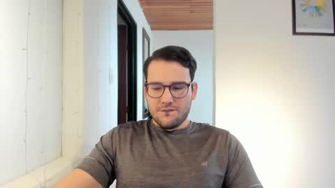 Snapshot of vito_ferrero chatting on 11/27/25, 02:08 Vito Ferrer online show from 11/27/25, 02:08