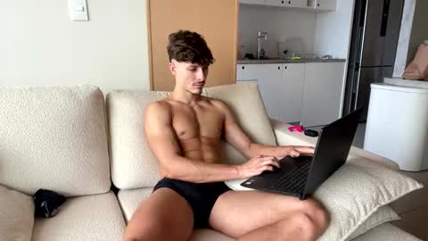 Snapshot of vitoraugustoxxx chatting on 12/22/25, 04:26 vitoraugustoxxx online show from 12/22/25, 04:26