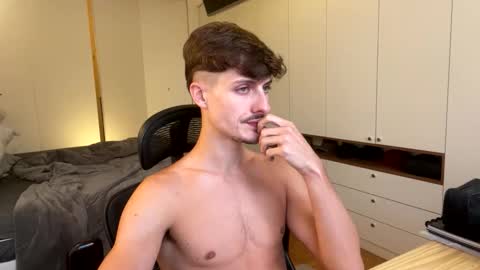 Snapshot of vitoraugustoxxx chatting on 03/04/26, 09:21 vitoraugustoxxx online show from 03/04/26, 09:21