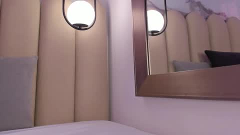 Snapshot of vittoria__rossi chatting on 12/13/25, 07:53 Vttoria online show from 12/13/25, 07:53