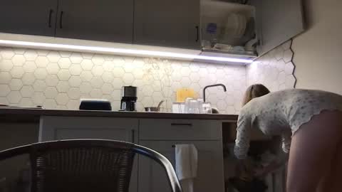 Snapshot of viv983161 chatting on 10/20/25, 12:16 viv983161 online show from 10/20/25, 12:16