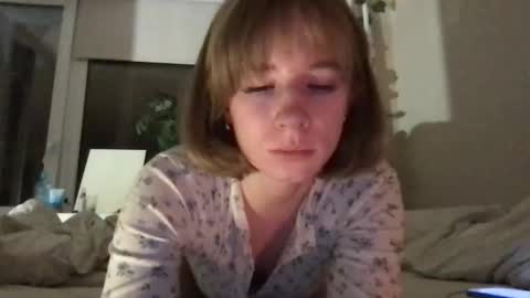 Snapshot of viv983161 chatting on 11/17/25, 02:45 viv983161 online show from 11/17/25, 02:45