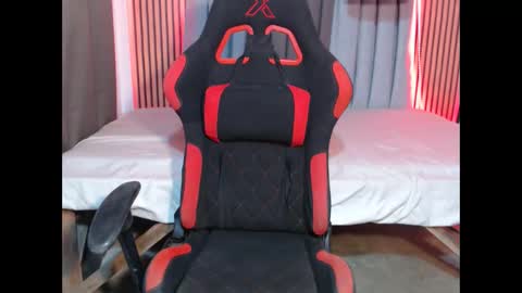 Snapshot of viva_max chatting on 11/29/25, 09:23 Kylie online show from 11/29/25, 09:23