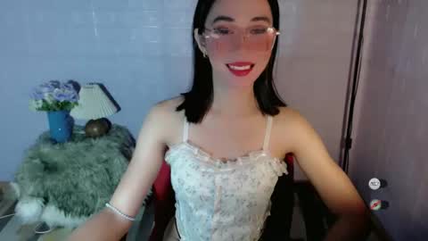 Snapshot of vivahotbabessandra chatting on 02/25/26, 12:15 SANDRA GOING YOU online show from 02/25/26, 12:15
