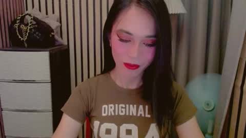 Snapshot of vivahotbabessandra chatting on 04/23/26, 12:29 SANDRA GOING YOU online show from 04/23/26, 12:29