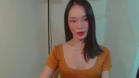 Snapshot of vivahotbabessandra chatting on 05/23/26, 06:12 SANDRA GOING YOU online show from 05/23/26, 06:12