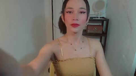 Snapshot of vivahotbabessandra chatting on 05/27/26, 05:32 SANDRA GOING YOU online show from 05/27/26, 05:32