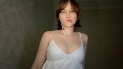 Snapshot of vivatrude chatting on 05/03/26, 04:02 Sonya online show from 05/03/26, 04:02