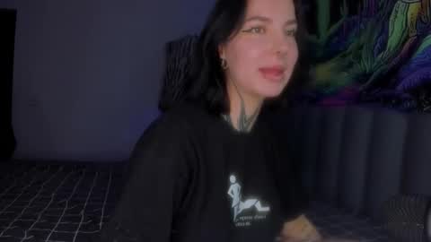 Vivi   online show from 09/18/25, 07:21