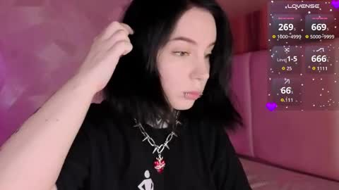 Vivi   online show from 06/01/26, 12:23