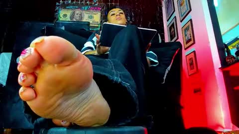 Snapshot of vivi_honey_ chatting on 10/09/25, 02:09 IGkarol navarret3 online show from 10/09/25, 02:09