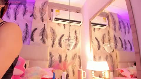 Snapshot of vivi_prinncess chatting on 11/02/25, 10:34 Viviana online show from 11/02/25, 10:34