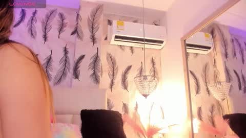 Snapshot of vivi_prinncess chatting on 11/10/25, 12:20 Viviana online show from 11/10/25, 12:20