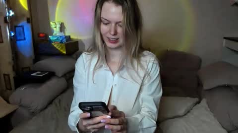 Snapshot of vivian_alison chatting on 02/19/26, 08:27 vivian_alison online show from 02/19/26, 08:27