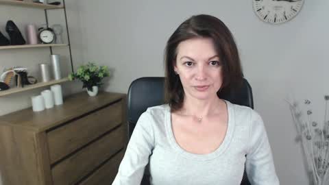 Vivian online show from 12/04/24, 06:55