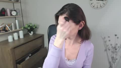 Vivian online show from 12/10/24, 08:30